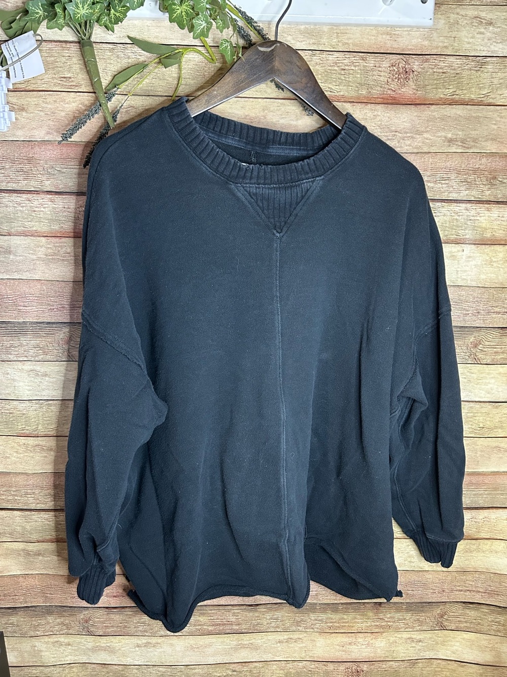 Aerie Distressed Oversized Sweatshirt Vintage Washed Black V-Stitch Size Medium